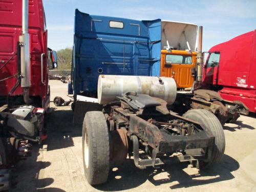 VOLVO VNL64T Trucks