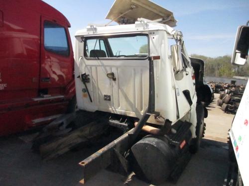 INTERNATIONAL 8100 CAB CLIP