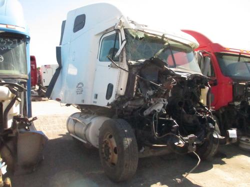 FREIGHTLINER COLUMBIA CAB CLIP