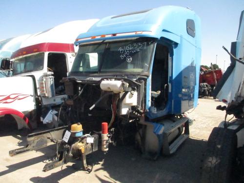 FREIGHTLINER COLUMBIA CAB CLIP