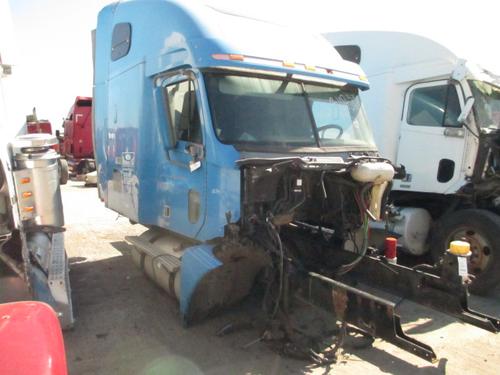 FREIGHTLINER COLUMBIA CAB CLIP
