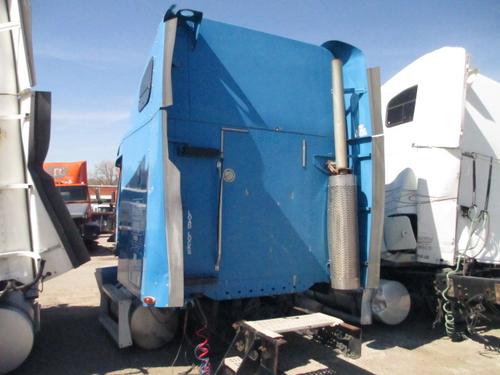 FREIGHTLINER COLUMBIA CAB CLIP