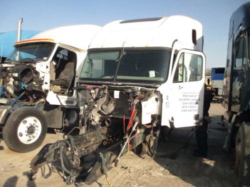 FREIGHTLINER COLUMBIA CAB & SLEEPER
