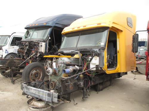 FREIGHTLINER CENTURY CLASS CAB CLIP
