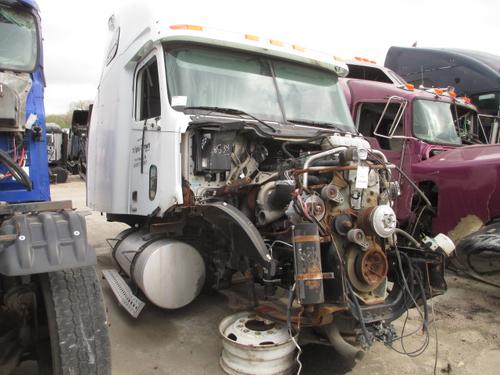 FREIGHTLINER COLUMBIA CAB CLIP