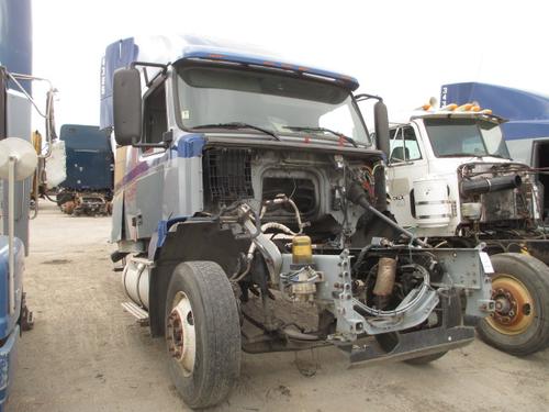 VOLVO VNL64T CAB CLIP