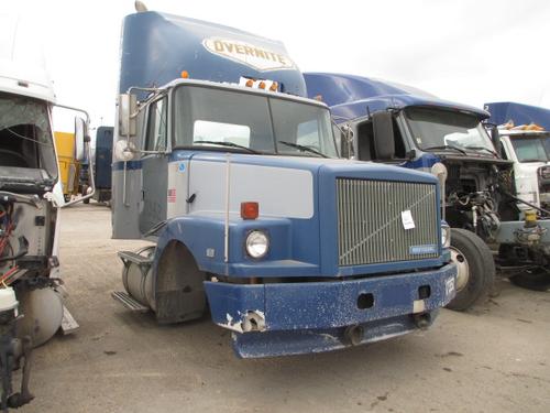 FREIGHTLINER COLUMBIA CAB CLIP