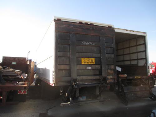 INTERNATIONAL 4300 Trucks