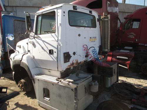 FORD L9000 CAB CLIP