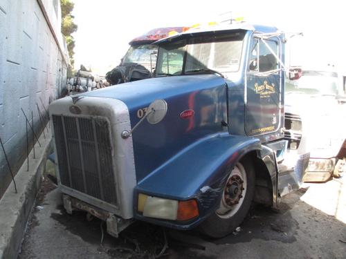 PETERBILT 377 CAB CLIP