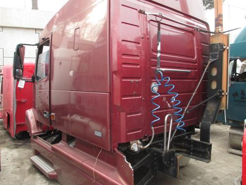 VOLVO VNL64T CAB & SLEEPER