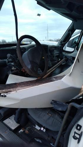 INTERNATIONAL 4300 CAB CLIP