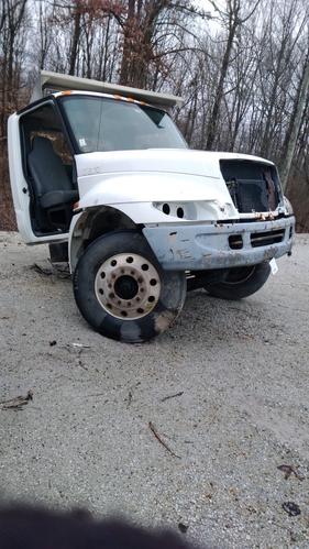 INTERNATIONAL 4300 CAB CLIP