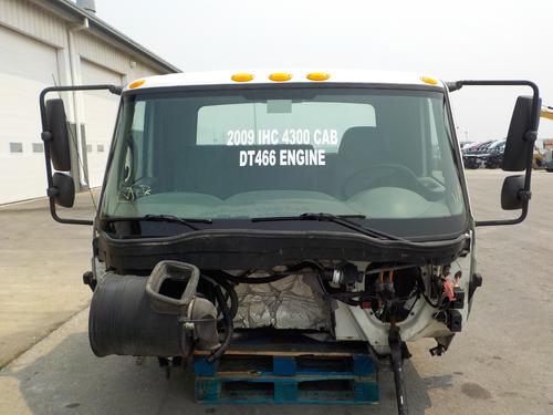 INTERNATIONAL 4300 CAB