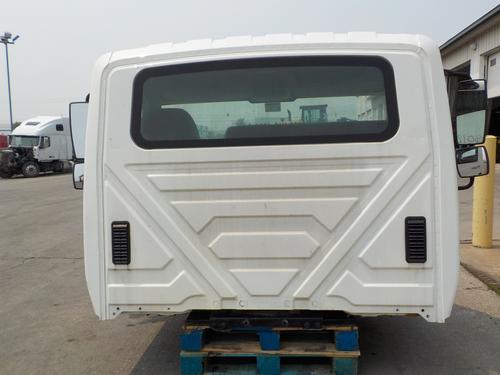 INTERNATIONAL 4300 CAB