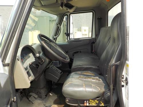 INTERNATIONAL 4300 CAB