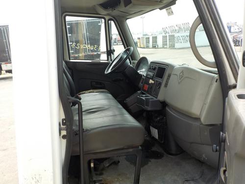 INTERNATIONAL 4300 CAB