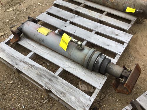   HYDRAULIC CYLINDERS