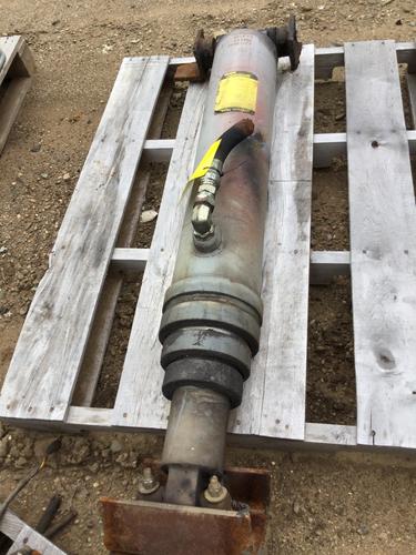   HYDRAULIC CYLINDERS