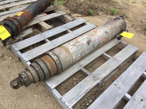   HYDRAULIC CYLINDERS