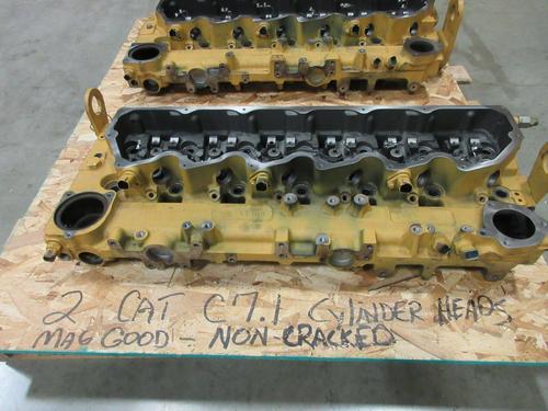 CAT C-7 Cylinder Head