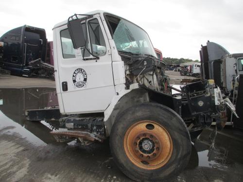 FREIGHTLINER  CAB