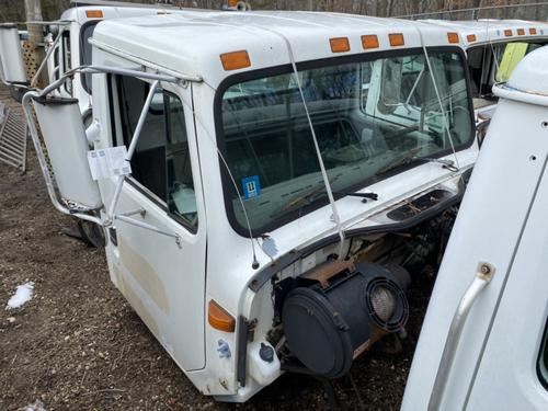 INTERNATIONAL 4900 CAB