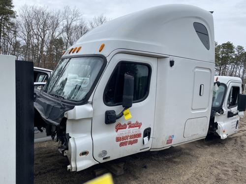 FREIGHTLINER CASCADIA CAB