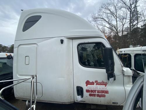 FREIGHTLINER CASCADIA CAB