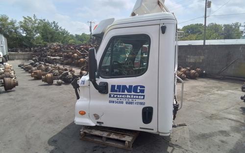 FREIGHTLINER CASCADIA CAB