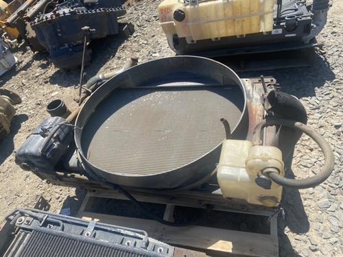 INTERNATIONAL 9200 Radiator