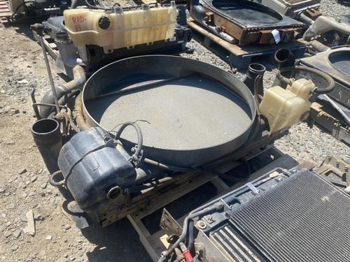 INTERNATIONAL 9200 Radiator