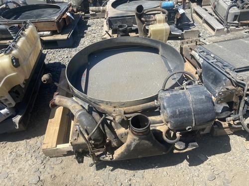 INTERNATIONAL 9200 Radiator