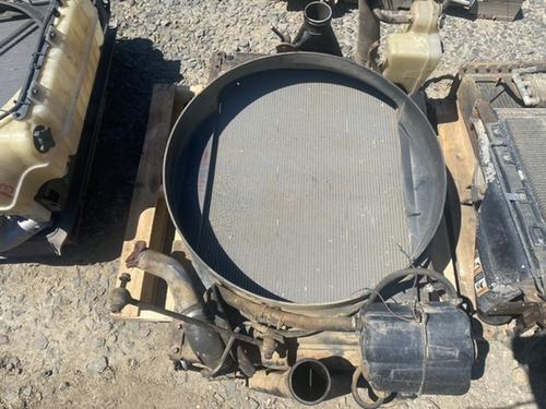 INTERNATIONAL 9200 Radiator