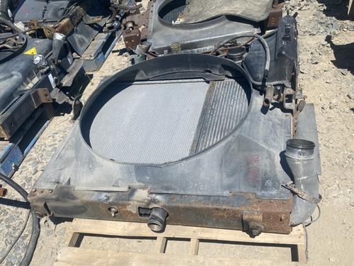 INTERNATIONAL 7600 Radiator