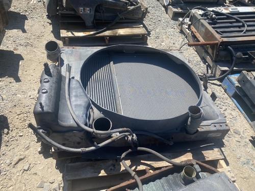 INTERNATIONAL 7600 Radiator