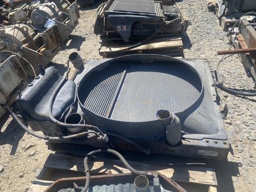 INTERNATIONAL 7600 Radiator