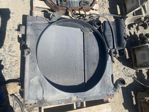 INTERNATIONAL 7600 Radiator