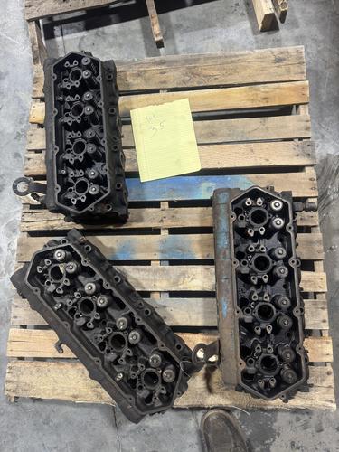 INTERNATIONAL T-444 Cylinder Head