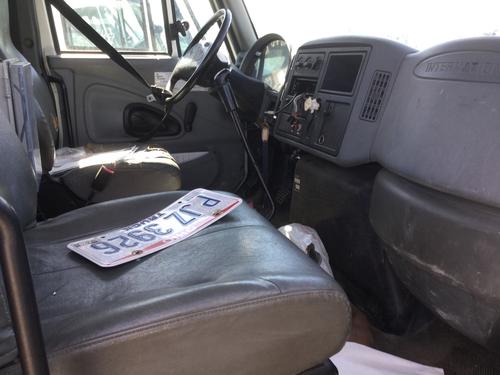 INTERNATIONAL 4400 CAB