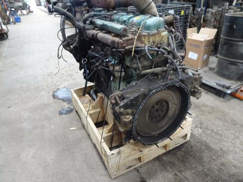 VOLVO 6 CYLINDER Engine Assembly