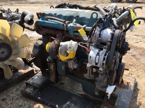 INTERNATIONAL DT466E Engine Assembly