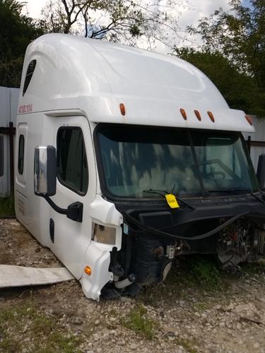 FREIGHTLINER CASCADIA CAB & SLEEPER