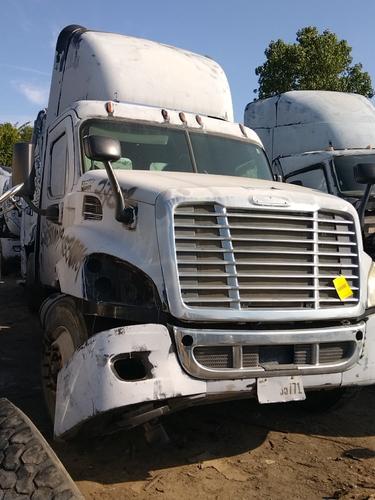 FREIGHTLINER  CAB CLIP