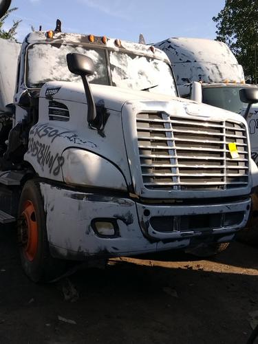 FREIGHTLINER  CAB CLIP