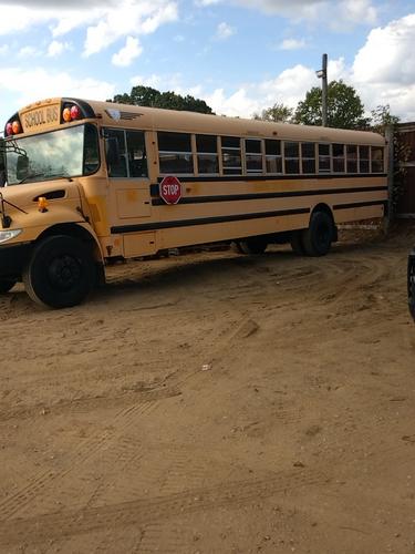 INTERNATIONAL 3000 BUS