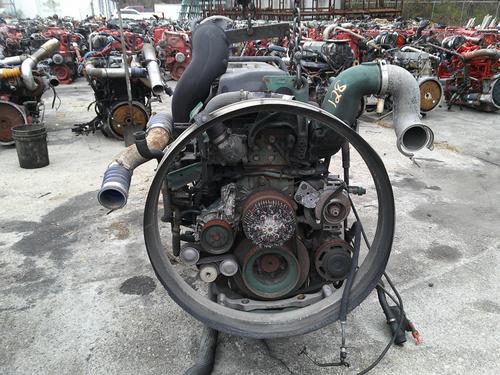 VOLVO D-13 Engine Assembly