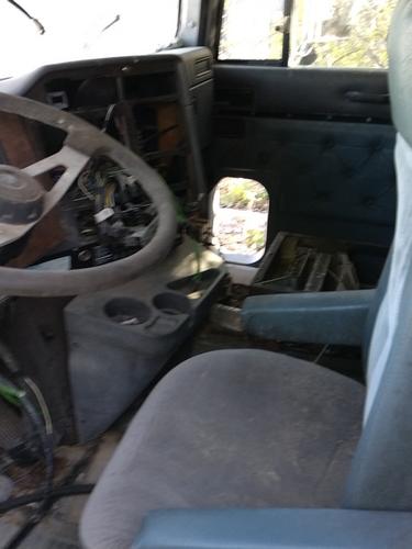 INTERNATIONAL  CAB & SLEEPER