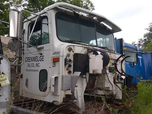 INTERNATIONAL 9100 CAB