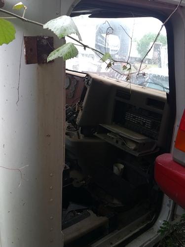 INTERNATIONAL 9100 CAB